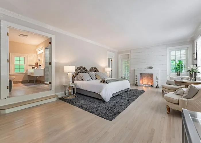 Chic Modern Glam