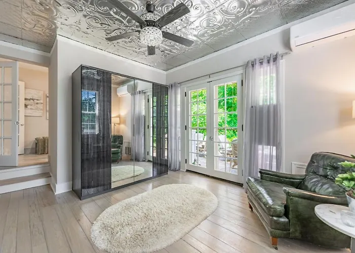 Chic Modern Glam