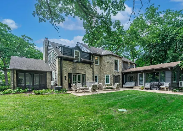 Chic Modern Glam * Rockford